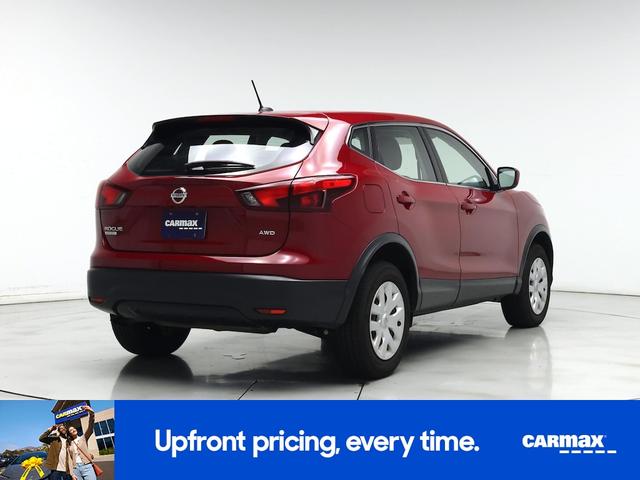 Photo of 2018 Red Nissan Rogue Sport