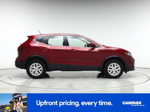 Photo of 2018 Red Nissan Rogue Sport