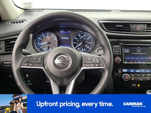 Photo of 2018 White Nissan Rogue