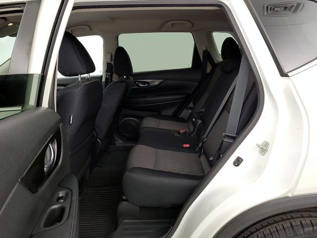 Photo of 2018 White Nissan Rogue