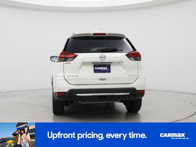 Photo of 2018 White Nissan Rogue