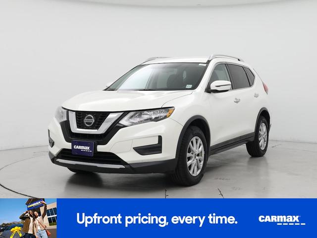 Photo of 2018 White Nissan Rogue