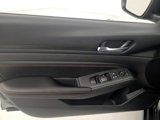 Photo of 2022 Black Nissan Altima