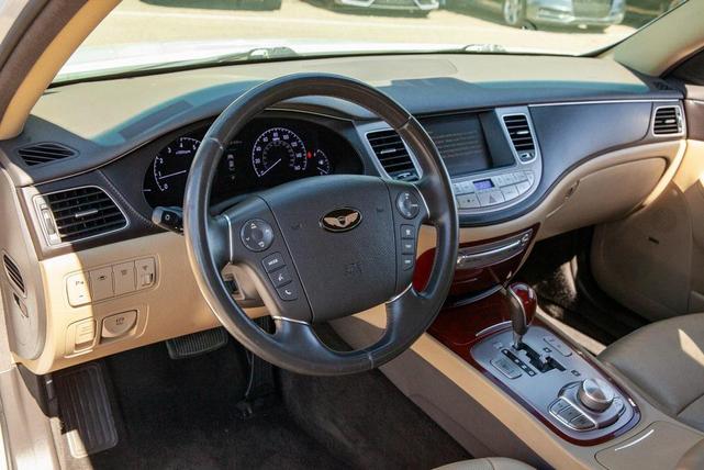 Photo of 2012 White Satin Pearl Hyundai Genesis