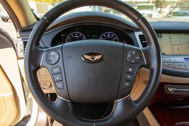 Photo of 2012 White Satin Pearl Hyundai Genesis