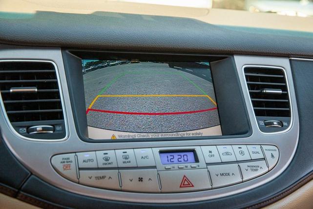 Photo of 2012 White Satin Pearl Hyundai Genesis