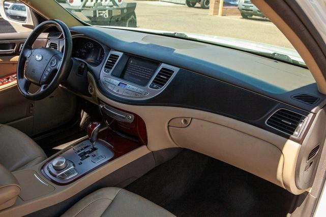 Photo of 2012 White Satin Pearl Hyundai Genesis