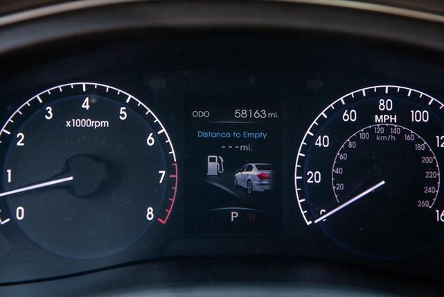 Photo of 2012 White Satin Pearl Hyundai Genesis