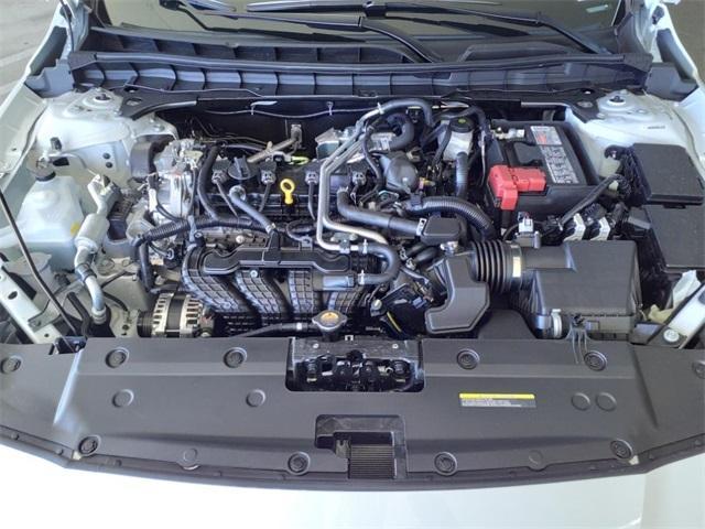 Photo of 2025 Glacier White Nissan Altima