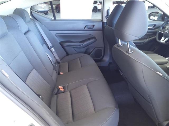 Photo of 2025 Glacier White Nissan Altima