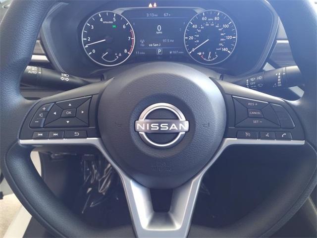 Photo of 2025 Glacier White Nissan Altima