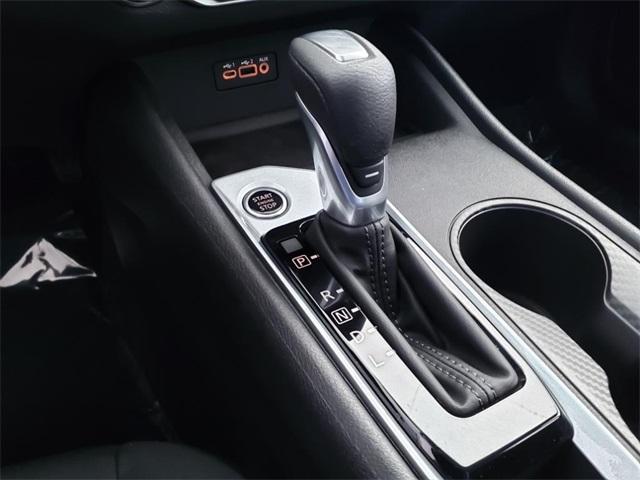 Photo of 2025 Glacier White Nissan Altima