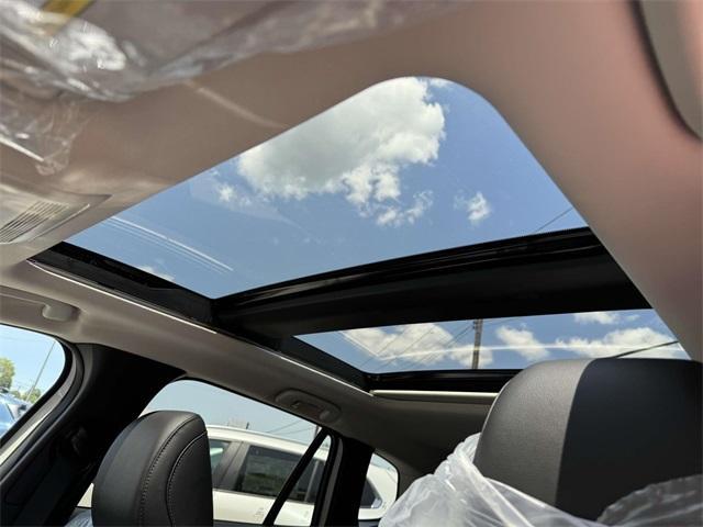 Photo of 2025 Wind Chill Pearl Mazda CX-50