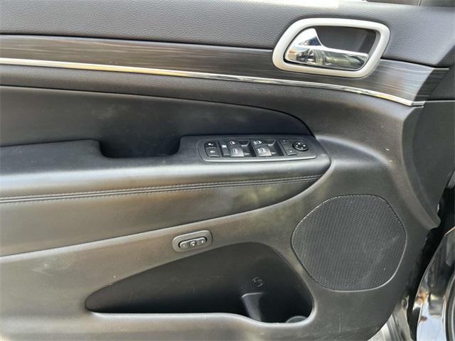 Photo of 2021 Diamond Black Jeep Grand Cherokee
