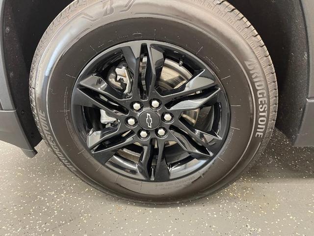 Photo of 2022 Mosaic Black Metallic Chevrolet Traverse