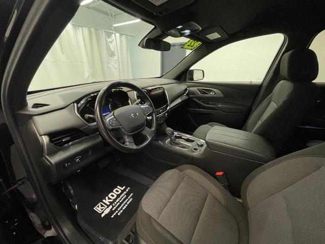 Photo of 2022 Mosaic Black Metallic Chevrolet Traverse