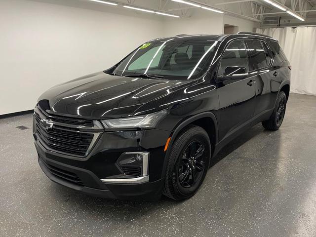 Photo of 2022 Mosaic Black Metallic Chevrolet Traverse