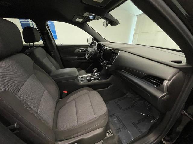 Photo of 2022 Mosaic Black Metallic Chevrolet Traverse