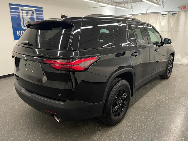 Photo of 2022 Mosaic Black Metallic Chevrolet Traverse
