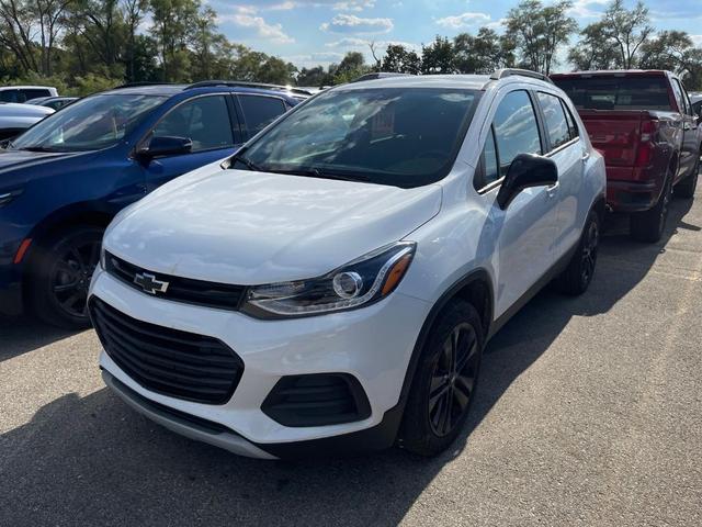 Photo of 2022 Summit White Chevrolet Trax