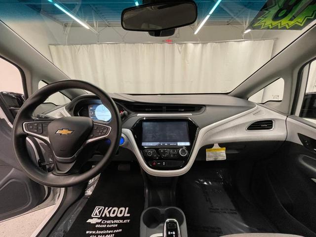 Photo of 2018 Summit White Chevrolet Bolt EV