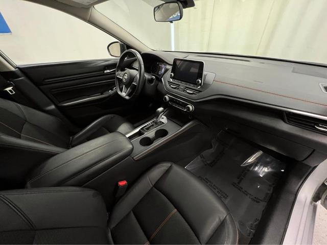 Photo of 2022 Brilliant Silver Metallic Nissan Altima