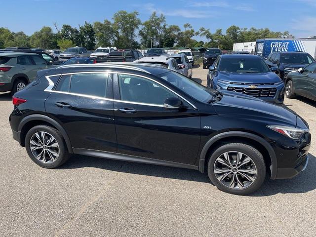 Photo of 2019 Black Obsidian INFINITI QX30