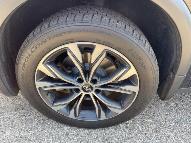 Photo of 2019 Black Obsidian INFINITI QX30