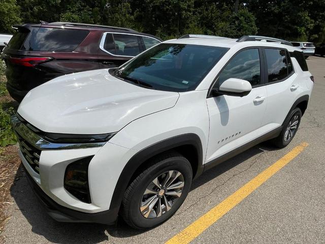 Photo of 2025 Summit White Chevrolet Equinox