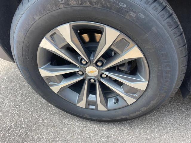 Photo of 2025 Summit White Chevrolet Equinox
