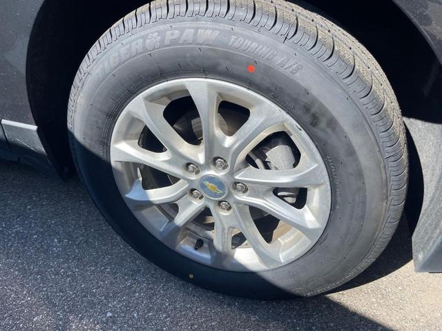 Photo of 2018 Nightfall Gray Metallic Chevrolet Equinox