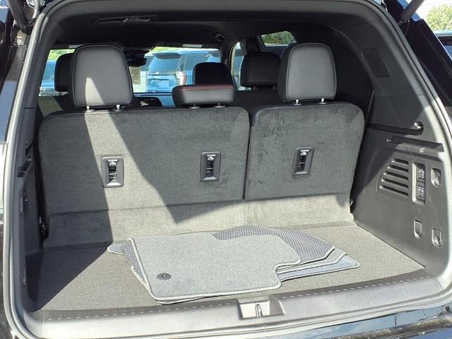 Photo of 2026 Mosaic Black Metallic Chevrolet Traverse