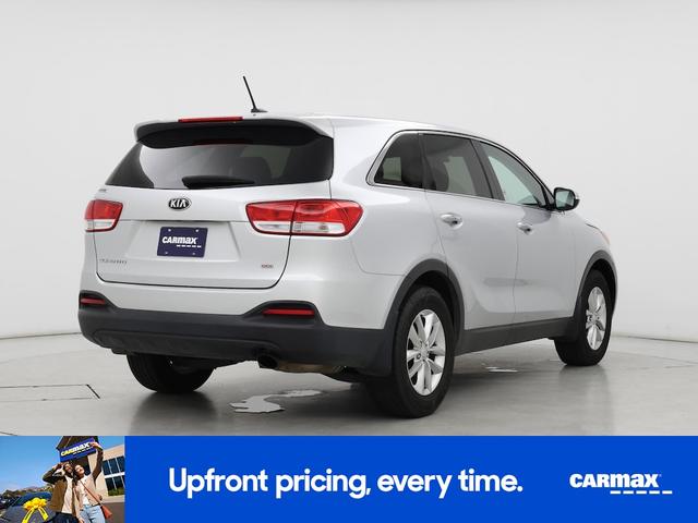 Photo of 2016 Gray Kia Sorento