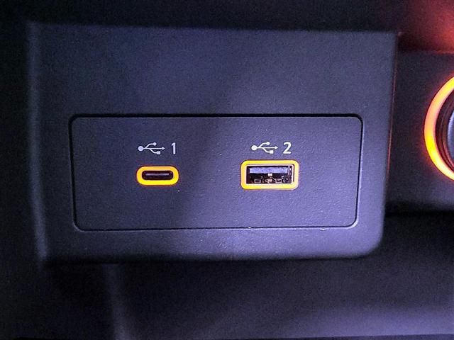 Photo of 2023 Gray Nissan Kicks