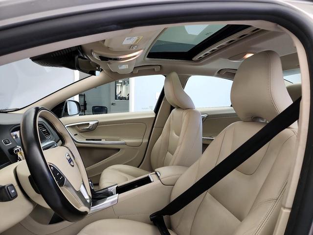 Photo of 2015 Gold Volvo S60