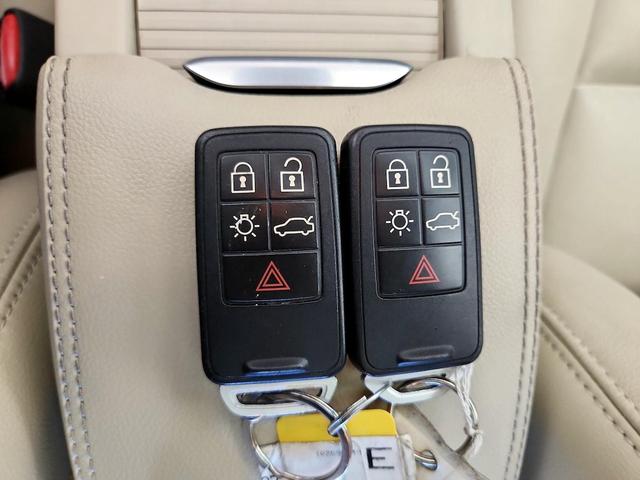 Photo of 2015 Gold Volvo S60