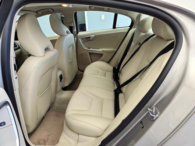 Photo of 2015 Gold Volvo S60