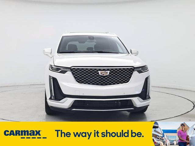 Photo of 2023 White Cadillac XT6