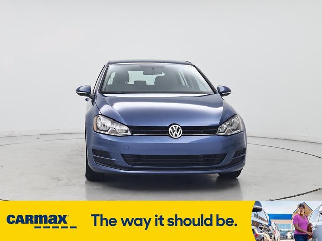 Photo of 2017 Blue Volkswagen Golf
