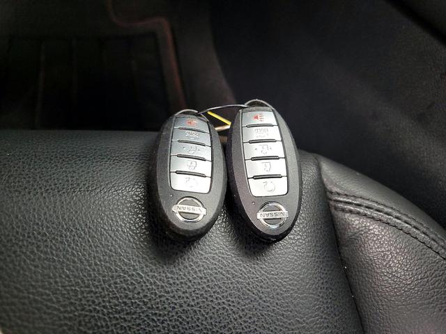 Photo of 2021 Black Nissan Altima