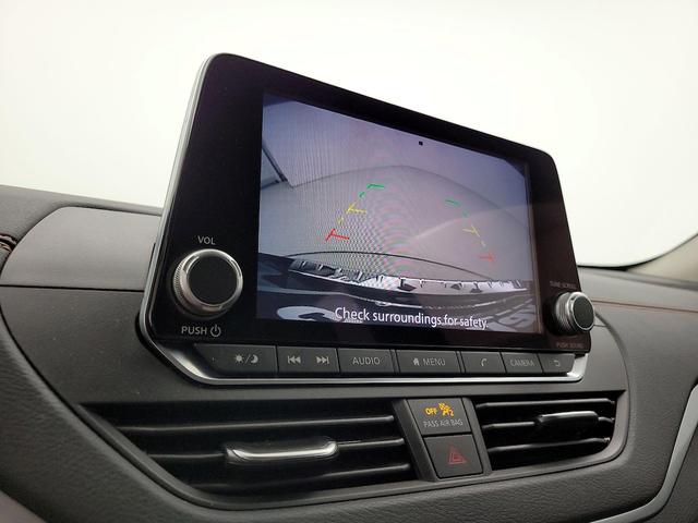 Photo of 2021 Black Nissan Altima