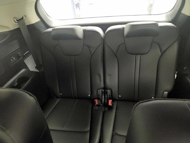 Photo of 2022 White Kia Sorento Hybrid
