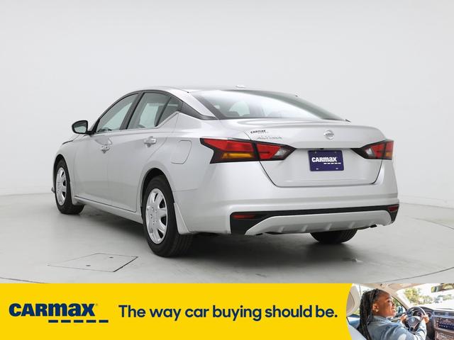 Photo of 2020 Silver Nissan Altima