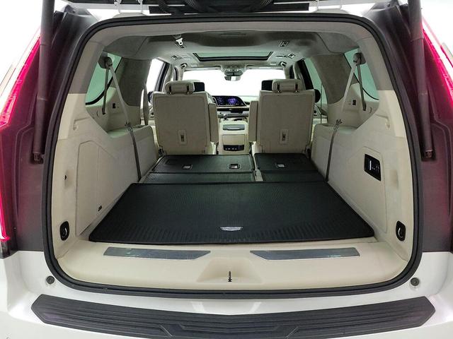Photo of 2024 White Cadillac Escalade