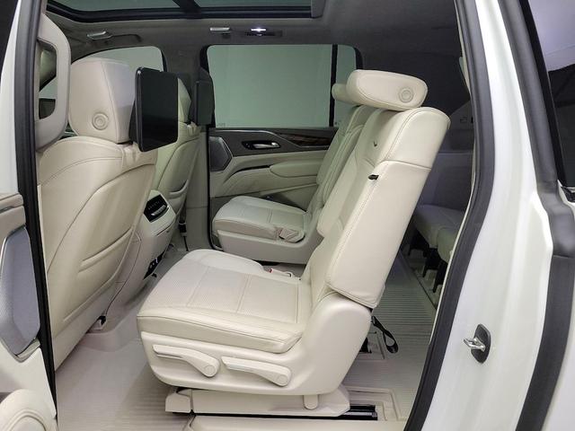 Photo of 2024 White Cadillac Escalade