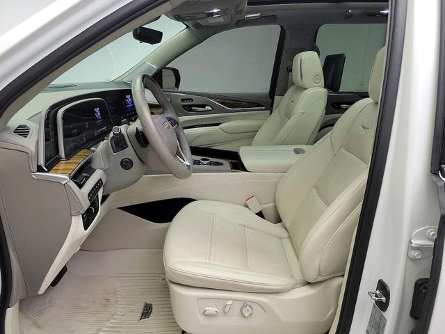 Photo of 2024 White Cadillac Escalade