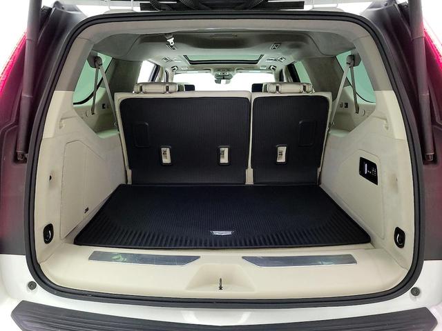 Photo of 2024 White Cadillac Escalade