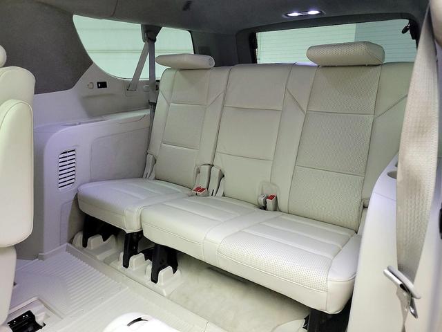 Photo of 2024 White Cadillac Escalade