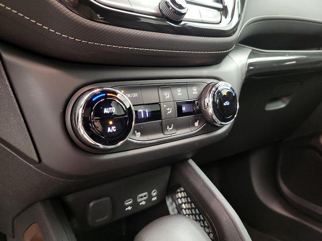 Photo of 2023 White Chevrolet Trailblazer