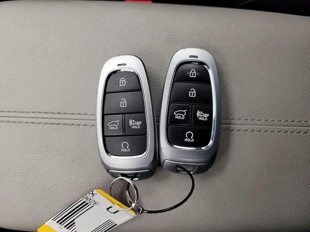 Photo of 2024 Gray Hyundai TUCSON